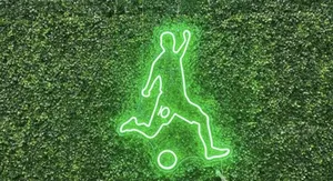 نیون دیواری با طرح فوتبالی سایز 40در50