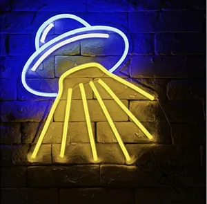 نیون دیواری طرح سفینه فضایی سایز 40در50