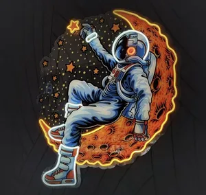 فوتو نیون طرح فضانورد سایز 40در50