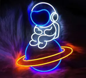 نیون دیواری طرح فضانورد مناسب دکور اتاق سایز 40در50